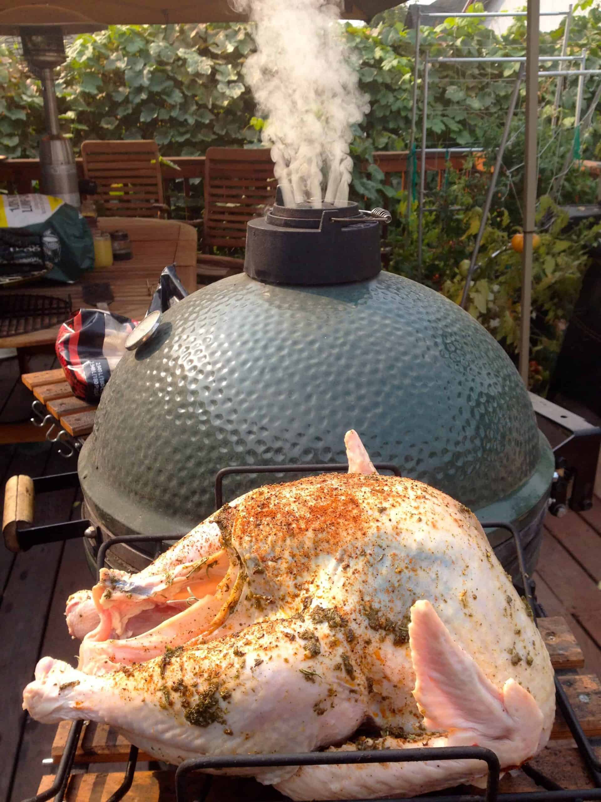 Cooking turkey outlet on green egg