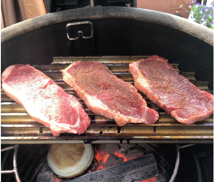 How to cook thin steaks on the kamado grill