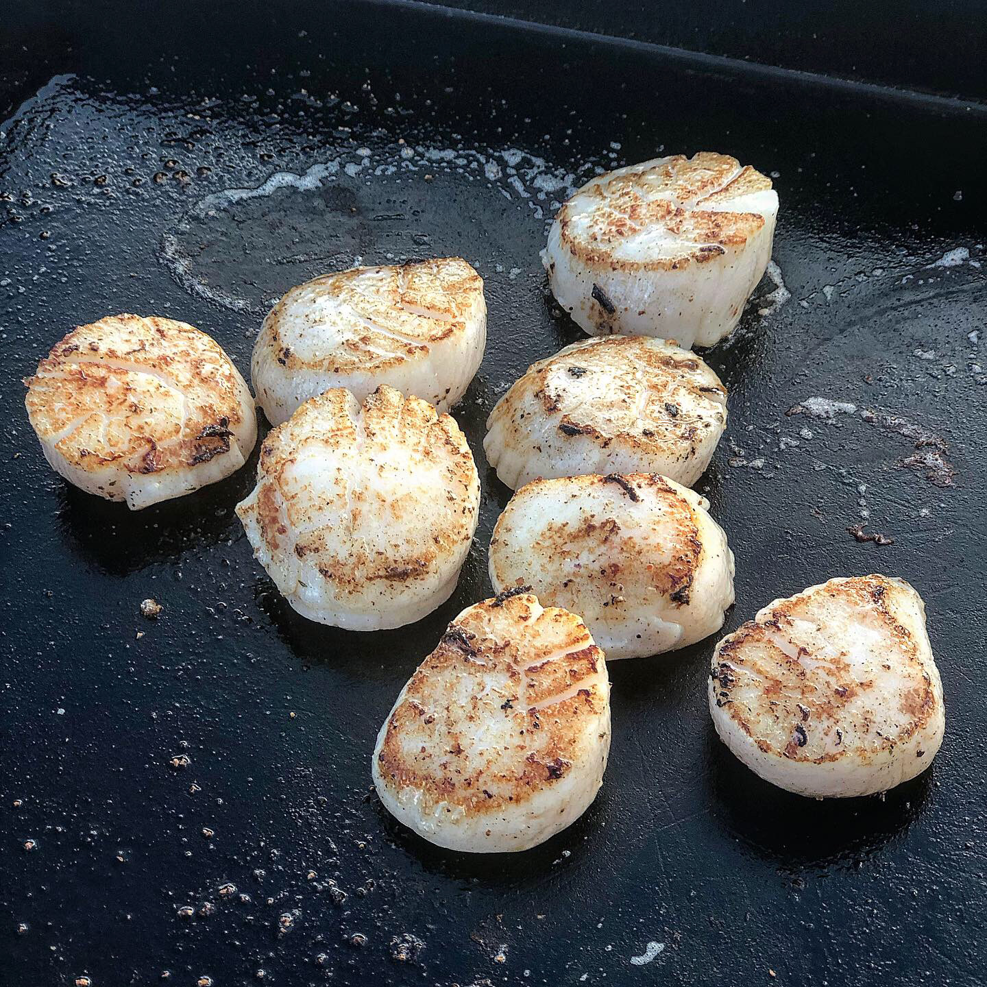 Cast Iron Scallop Grill And Serving Pan