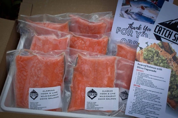 frozen alaskan salmon box